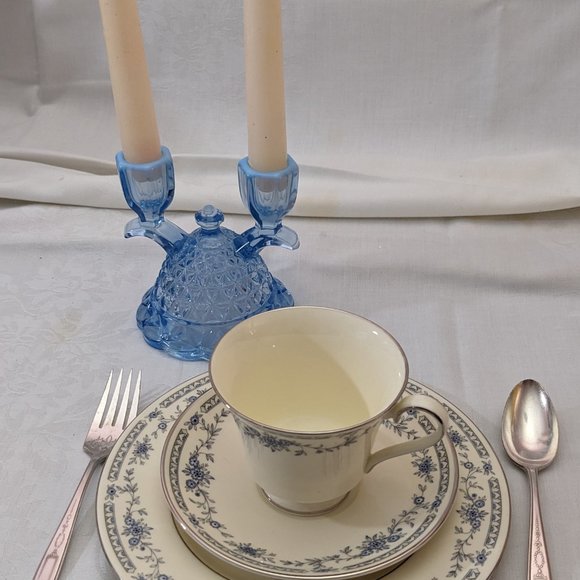 Pair of Vtg Depression Candle Holders Imperial Glass Katy Blu Lace Edge - Picture 5 of 9